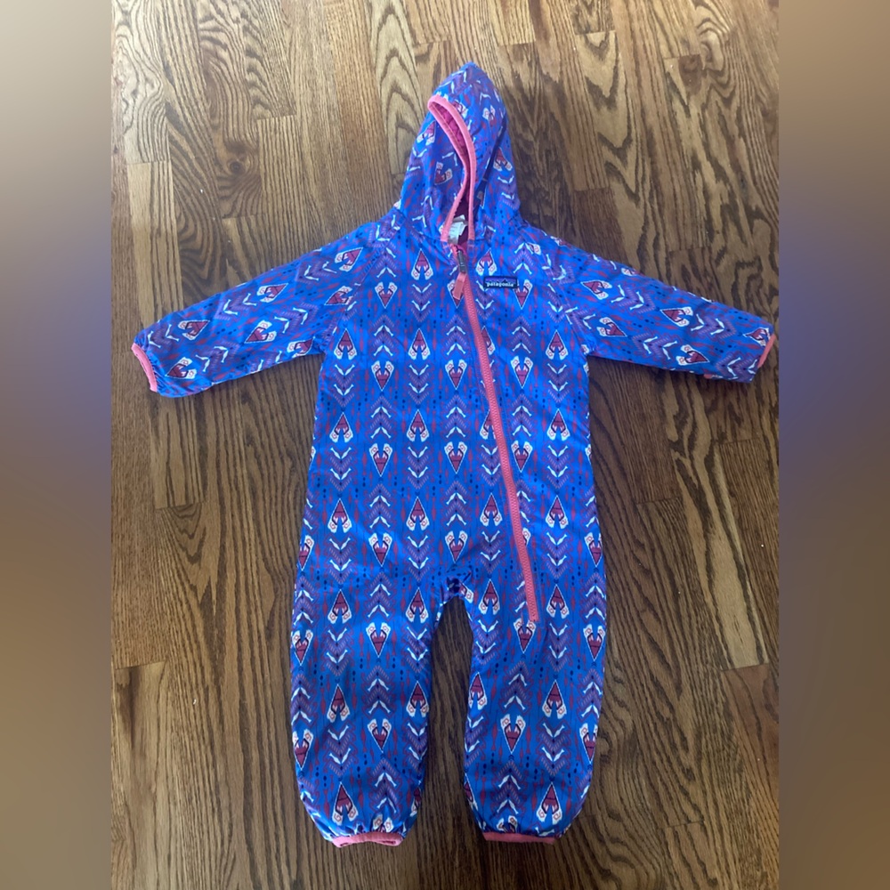 Patagonia Reversible Infant Snowsuit- sz 6-12 months